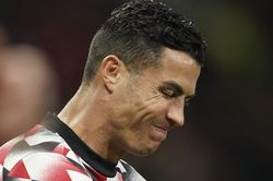 MU xem xét chấm dứt hợp đồng với Ronaldo