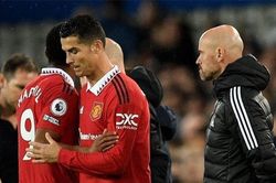 Erik ten Hag mở đường lui cho Ronaldo