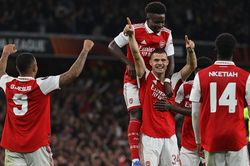 Arsenal 1-0 PSV: Xhaka đưa Arsenal vào vòng sau