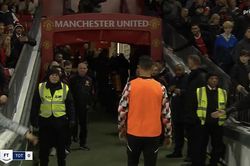 Chelsea vs MU: Ten Hag có sức mạnh để kết thúc gánh xiếc của Ronaldo tại MU