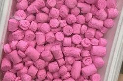 Kịp thời cứu bé trai ăn nhầm thuốc diệt chuột