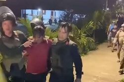Công an vây bắt, khống chế đối tượng tấn công khiến hai ông cháu thương vong ở Quảng Nam