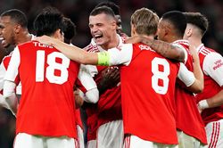 Xhaka ghi bàn đưa Arsenal vào vòng knock-out Europa League