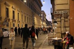 Giá điện tăng kỷ lục, trở thành hàng hóa đắt đỏ nhất ở Italy