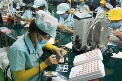 Vì sao Việt Nam vẫn 'đuối' trong chuỗi cung ứng toàn cầu?