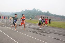 Gần 200 vận động viên tham dự giải điền kinh học sinh khối THPT và THCS tỉnh Lào Cai năm 2022