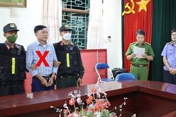 Bắt giam chủ tịch xã chiếm đoạt tiền dự án hỗ trợ hộ khó khăn