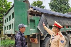 Vạch trần thủ đoạn mới của lái xe tải: Cơi nới thùng xe chỉ bằng 1 nút bấm
