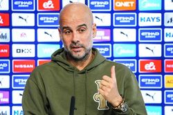 Guardiola ám chỉ CĐV Liverpool khiến 2 CLB trở nên căng thẳng