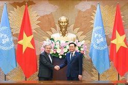 Chủ tịch Quốc hội Vương Đình Huệ tiếp Tổng thư ký Liên hợp quốc António Guterres