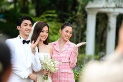 Video Tiểu Vy bắt được hoa cưới của Á hậu Phương Nga