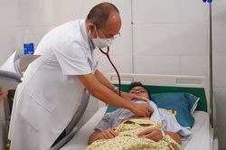 Ca bệnh sốt xuất huyết tăng, nhiều người giảm tiểu cầu nặng, cô đặc máu