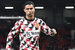 Ronaldo có động thái lạ trước đại chiến Chelsea vs Man United
