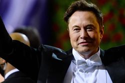 Elon Musk nói Tesla sẽ vượt mặt Apple và Saudi Aramco - 2 công ty giá trị nhất thế giới