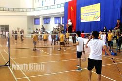 Khai mạc Giải Cầu lông, bóng bàn cán bộ, giáo viên, nhân viên Cụm 1 khối các phòng Giáo dục và Đào tạo lần thứ XVI