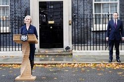 Ai sẽ thay bà Liz Truss ngồi vào 'ghế nóng'?