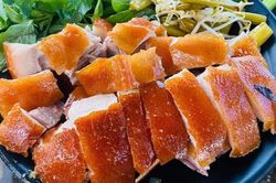 Lợn quay mắc mật, món ngon nổi tiếng nhất xứ Lạng