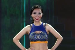 Màn catwalk gây cười của người đẹp Hong Kong ở bán kết Miss Grand