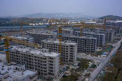 'Mất con, mất vợ' vì khủng hoảng bất động sản ở Trung Quốc