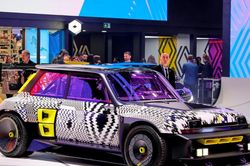 Mẫu xe điện hoang dã, táo bạo xuất hiện trong Paris Motor Show 2022