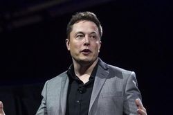 Tỷ phú Elon Musk mất hơn 100 tỷ đô la trong một năm