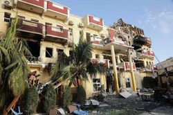 Somalia: Đánh bom xe và đấu súng tại một khách sạn ở Kismayu