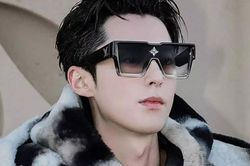 Vương Hạc Đệ và loạt ảnh hậu trường khiến fan cười ngất: Idol cũng phải vất vả mới có hình đẹp