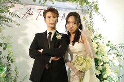 Loạt khoảnh khắc nhí nhố 'cute' của Diệu Nhi - Anh Tú trong đám cưới tại Hà Nội