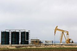 Giá xăng dầu hôm nay 23/10: Chìm trong sắc đỏ, dầu Brent xuống 93,3 USD/thùng