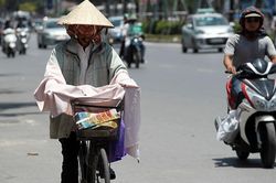 Miền Bắc nắng to trước khi chuyển rét, miền Trung bước vào đợt mưa lớn