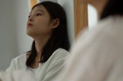 Thấy tôi bị chồng mắng, em dâu hỏi một câu đã đảo ngược tình thế