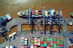 Đến 21/10, Việt Nam ước xuất siêu 8 tỷ USD năm 2022