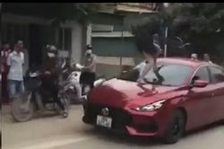 Thanh Hóa: Công an vào cuộc vụ đánh ghen chặn xe ô tô, cắn đứt tai tình địch