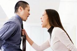 Uống rượu không nói ngông cuồng, giàu có không nói lời chê bai