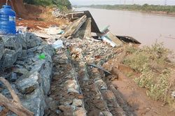 Mưa lớn kéo dài, Trung Trung Bộ đề phòng sạt lở đất và ngập úng