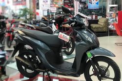 Nhiều mẫu xe tay ga tiếp tục khan hàng, đội giá bán cao tại đại lý