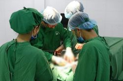 Ca chấn thương ngực hở được phẫu thuật cứu sống thành công