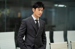 Sau khi ly hôn với Angelababy, Huỳnh Hiểu Minh bị nghi ngờ trốn thuế
