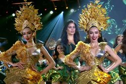 Thùy Tiên dẫn đầu Top 68 Miss Grand chào sân: Thần thái sáng hơn đèn pha đường cao tốc