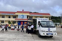 Thư viện lưu động đa phương tiện phục vụ 60 trường học