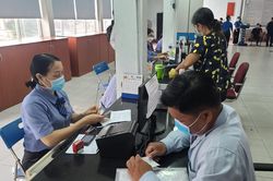 Ga Sài Gòn ngày đầu mở bán vé tàu Tết 2023