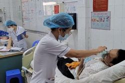Không chủ quan với sốt xuất huyết ở người lớn