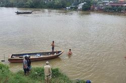 Tìm kiếm học sinh lớp 9 nghi nhảy cầu tự tử
