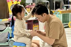 Cường Đô La khoe ảnh 'làm nail' cho con gái, cộng đồng mạng khen ngợi hết lời