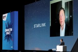 Quan chức Nga tỏ ý đe dọa Starlink