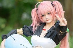 Phong cách gợi cảm của nữ cosplayer Singapore