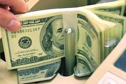Tỷ giá USD hôm nay 27/10: Thị trường leo cao chót vót, ngân hàng giảm sâu