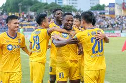 Khi CĐV SLNA 'giận mà thương'