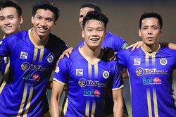 Văn Quyết và Hoàng Đức đua Quả bóng vàng Việt Nam 2022