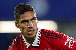 MU không có Varane trong 6 trận tới